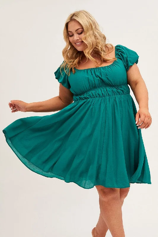 Flirty mini dress with cutouts-Green Fit And Flare Dress Short Sleeve Ruched