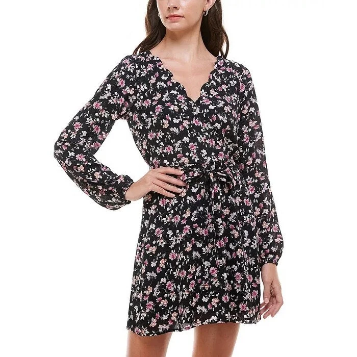 Flirty mini dress with cutouts-Trixxi Juniors' Floral-Print Scalloped Fit & Flare Dress Black Size M - Medium