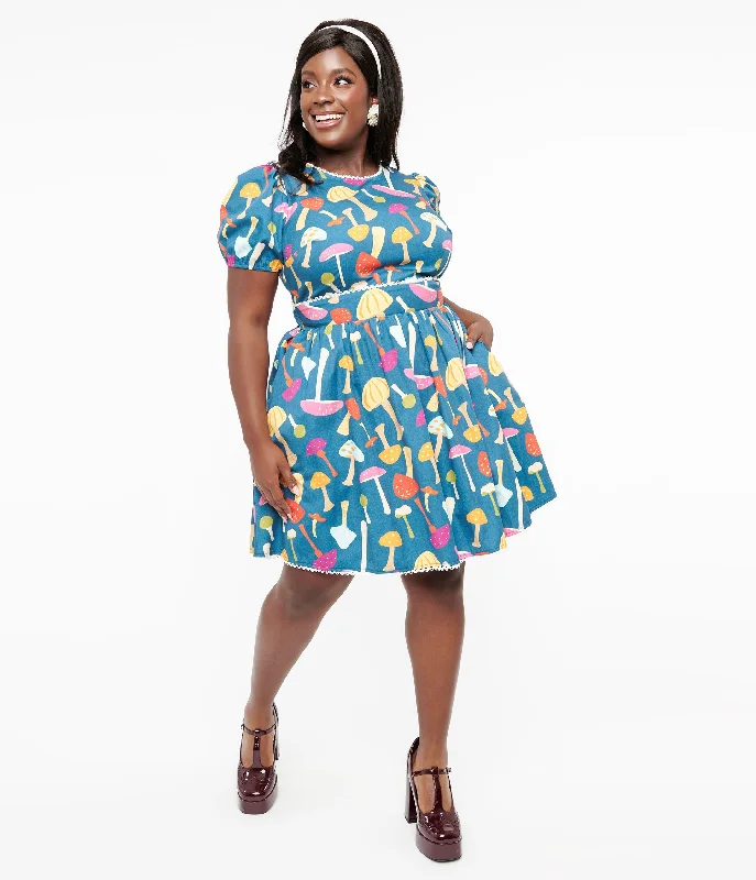 Mini dress with floral motifs-Smak Parlour Plus Size 1960s Navy.& Rainbow Mushroom Open Back Flare Dress