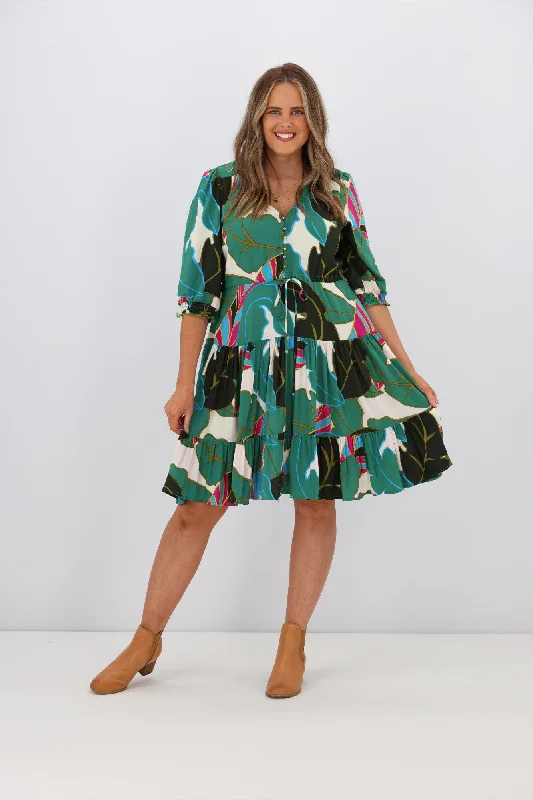 Mini dress with bell cuff-Fria Tori Green Leaf Print 3/4 Sleeve Selma Short Dress Green