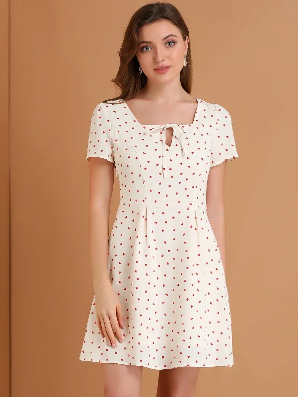 Flirty mini dress with cutouts-Printed Casual Square Neck Short Sleeve Fit and Flare Dress