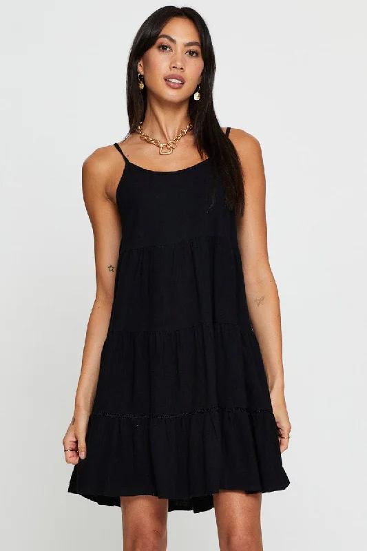 Mini dress with sweetheart neckline-Black Fit And Flare Dress Sleeveless Scoop Neck