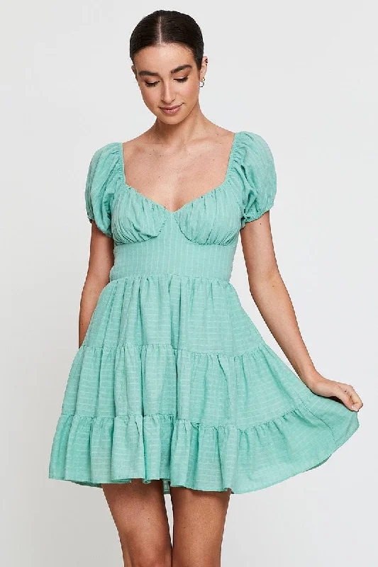 Mini dress with bell sleeves-Green Fit And Flare Dress Short Sleeve Sweetheart Neck