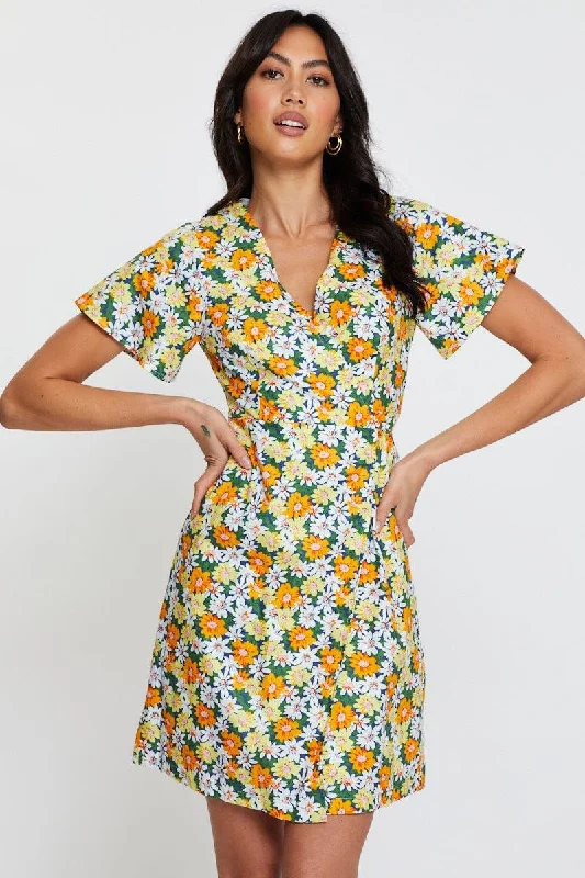 Mini dress with plunging neckline-Print Fit And Flare Dress Short Sleeve V Neck